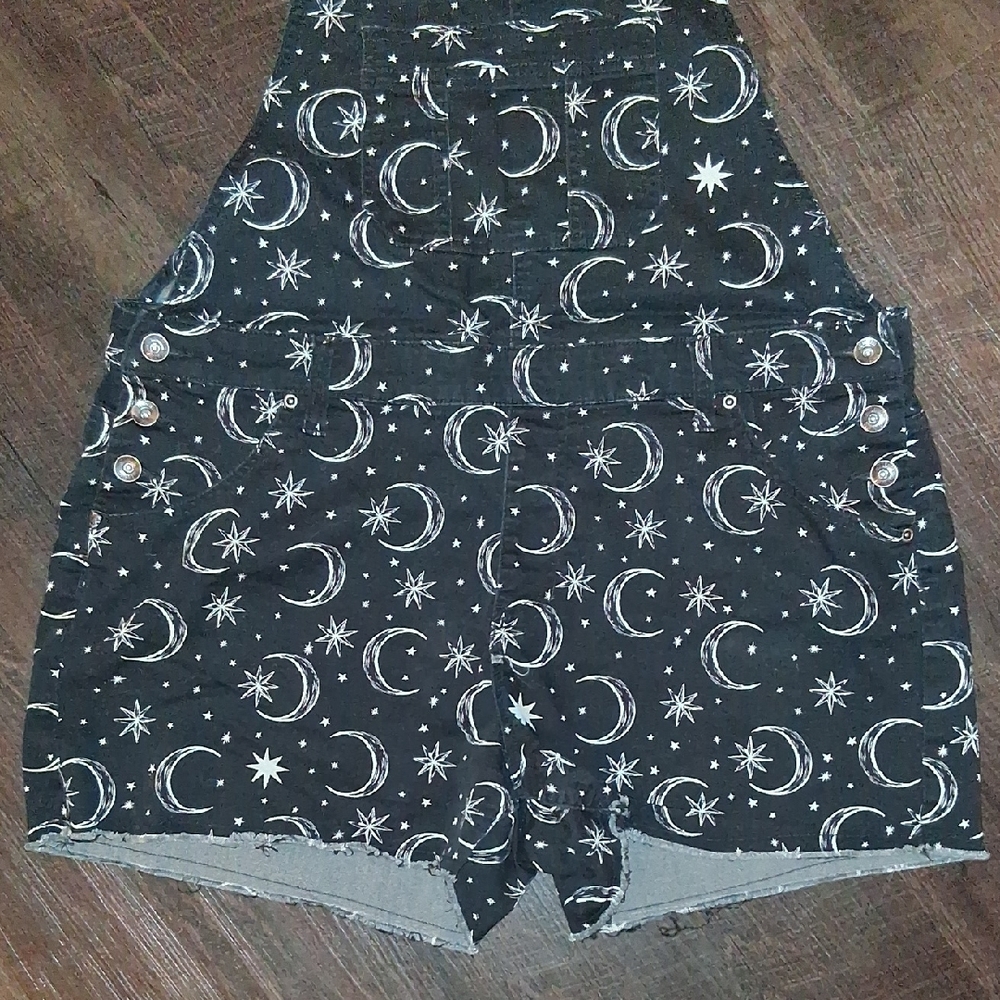 Hot Topic Denim Black Moon & Star Short Overalls for Kids - Picture 2 of 7